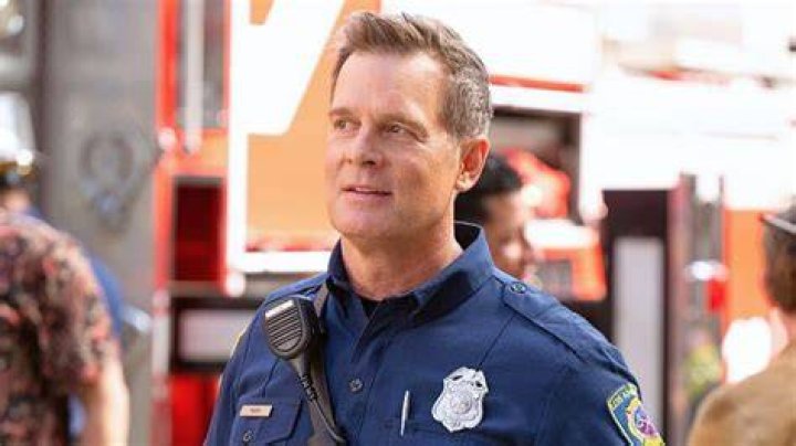 911 Bobby: Unveiling the Heroic Role of First Responders in Emergencies