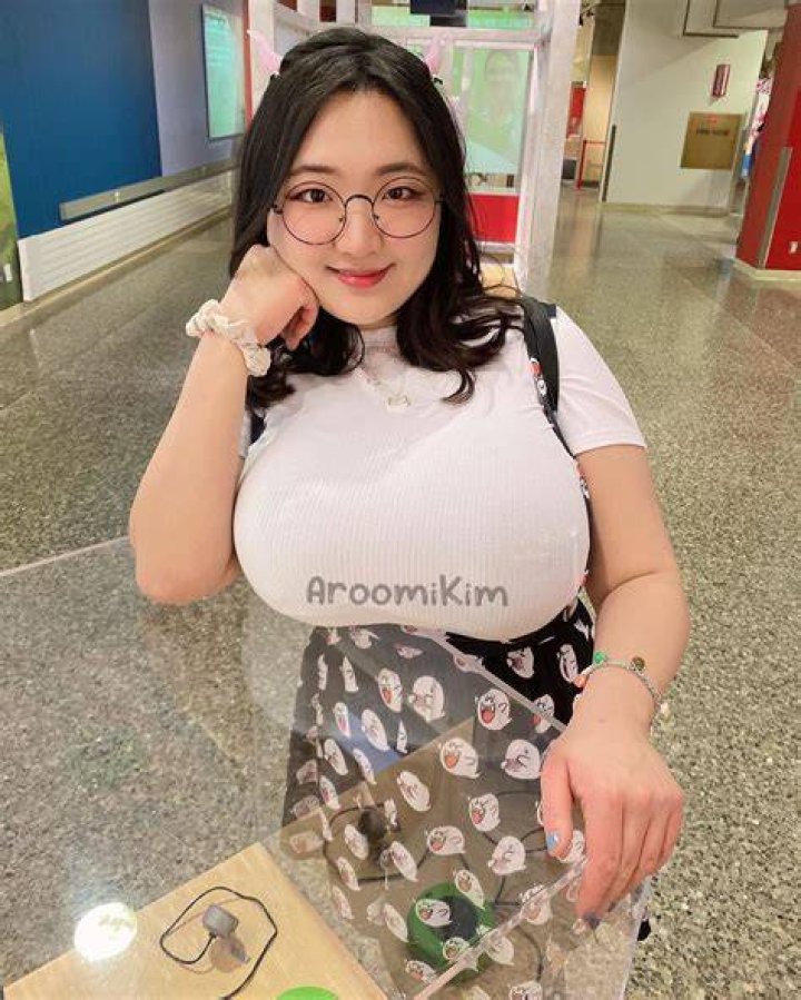 Aroomi Kim Leaked OnlyFans: Exploring the Controversy and Facts