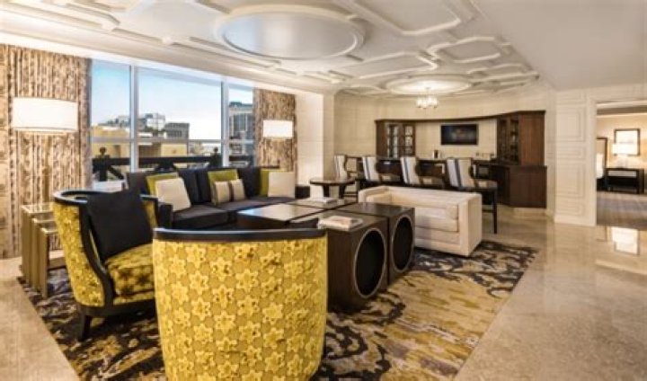Caesars Palace Tower Suites: A Luxurious Experience in Las Vegas