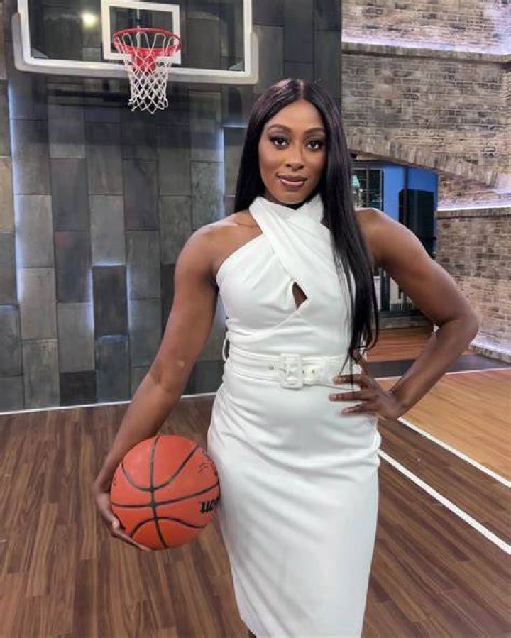 Chiney Ogwumike Age: Exploring the Career and Life of a Remarkable Basketball Star
