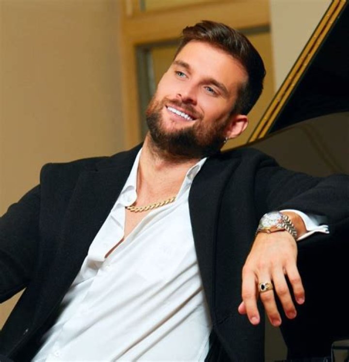 Clovis Nienow Biografia: The Inspirational Journey of a Renowned Brazilian Entrepreneur