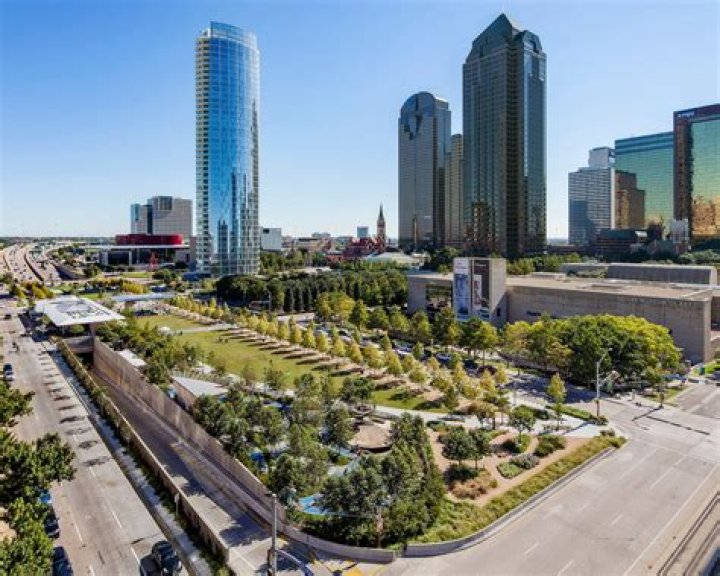 Clyde Warren Park Dallas: A Vibrant Urban Oasis in the Heart of the City