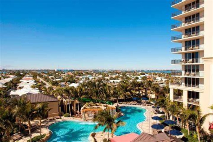 Discover the Luxury of Marriott Palm Beachinger Island