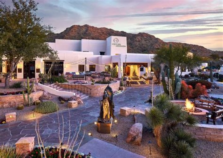 Experience Luxury at JW Marriott Cottsdale Camelback Inn Resort