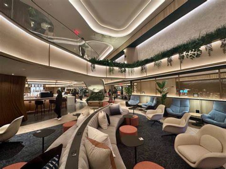 Experience the Ultimate Travel Haven: Chase Lounge LaGuardia
