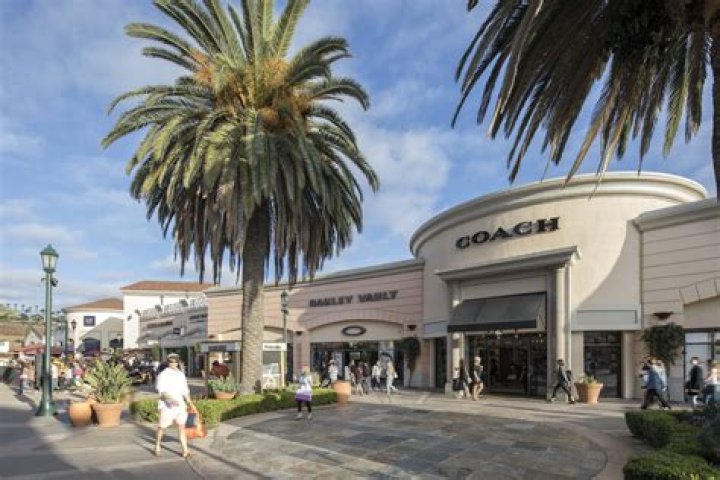 Explore the Best Shopping Experience at Carlsbad Mall Outlet
