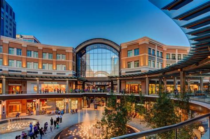Exploring the Biggest Mall in Salt Lake City, Utah