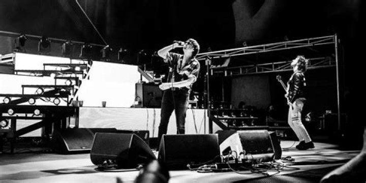 Exploring the Ultimate Strokes Concert Experience: A Comprehensive Guide