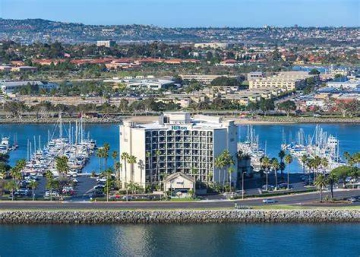 Hilton San Diego Airport/Harbor Island Photos: A Comprehensive Guide for Travelers