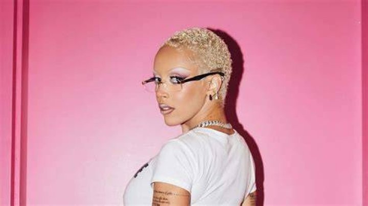 How Old is Doja Cat: A Comprehensive Look at the Rising Pop Star