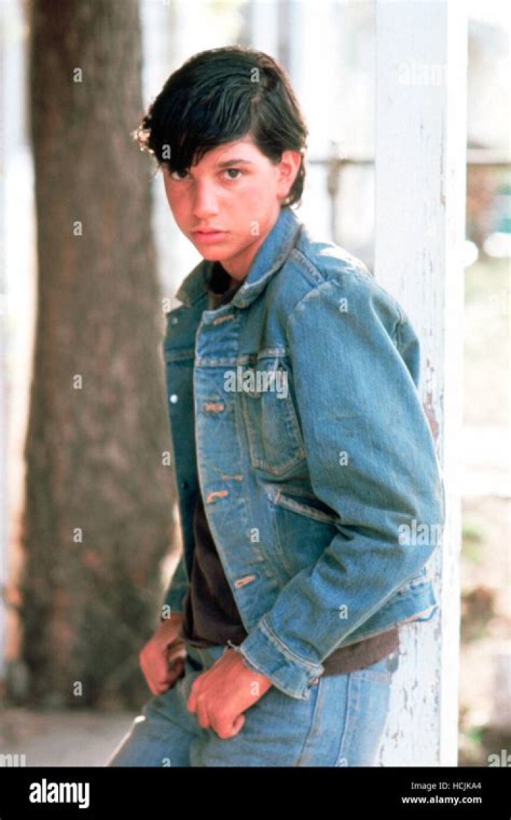 How Old Was Ralph Macchio in The Outsiders: A Detailed Exploration