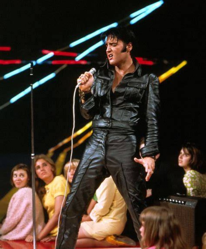 How Tall Was Elvis Presley: Unveiling the King&rsquo;s Height and Legacy