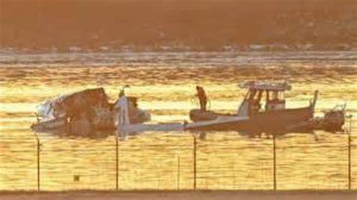 Hudson River Crash: A Remarkable Story of Survival and Heroism