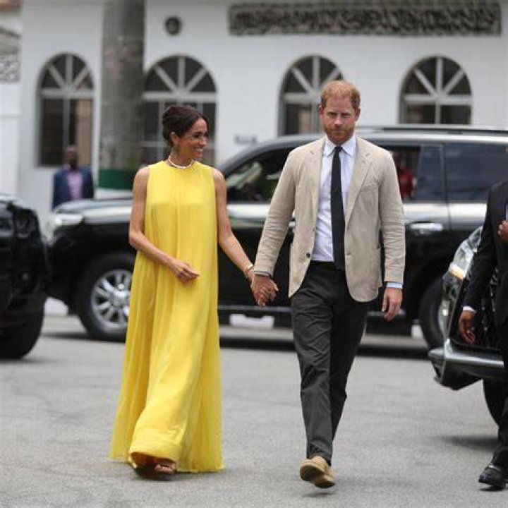Meghan Markle's Re-Enactment of Carolina Herrera Gown: A Detailed Exploration