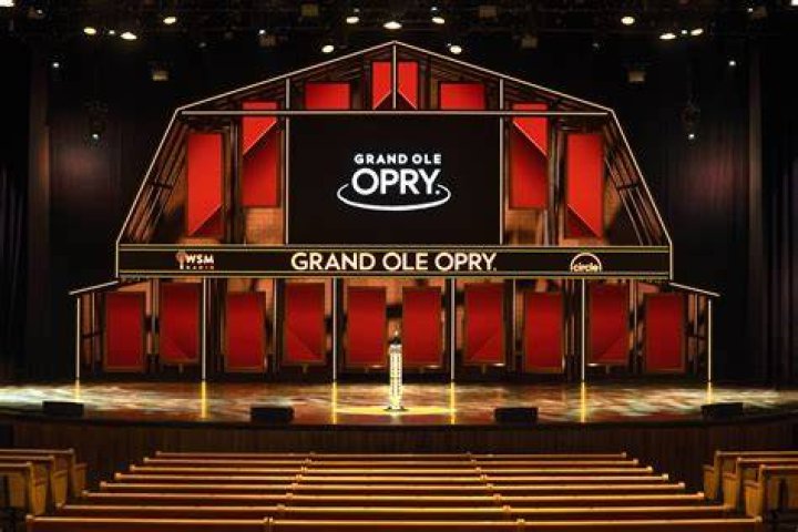 Opry 100: Celebratin' the Grand Ole Opry's Century of Country Music Magic