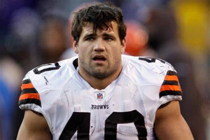 Peyton Hillis Football Career: A Deep Dive into the Life of a Remarkable Running Back