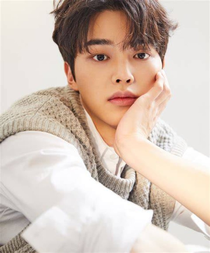 Song Kang Height: A Comprehensive Look at the K-Drama Star's Measurements and Fame