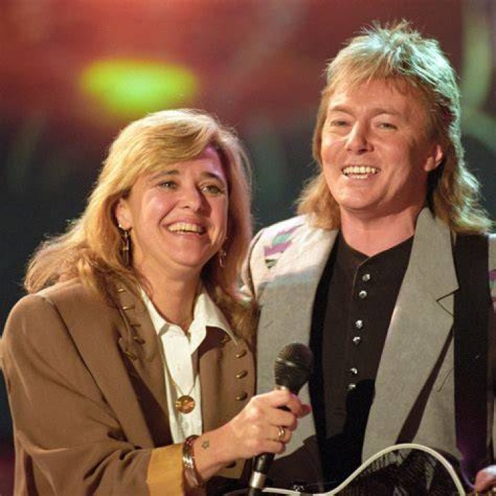 Suzi Quatro &amp; Chris Norman: A Dynamic Duo in the World of Music