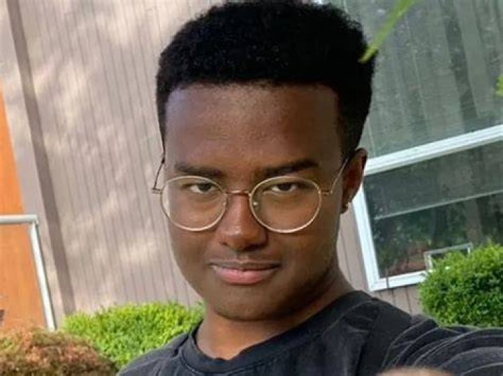 Twomad Face: A Comprehensive Guide to the Viral Sensation