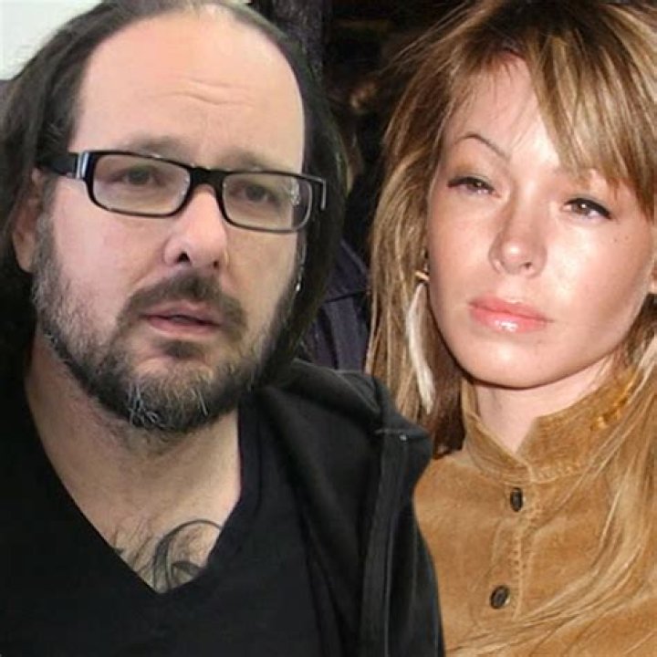 Unveiling the Life of Jonathan Davis' Wife: A Comprehensive Look into Their Relationship