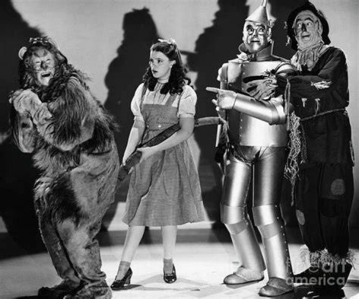 Who is Edie? Unveiling the Fascinating Story Behind the Iconic Figure