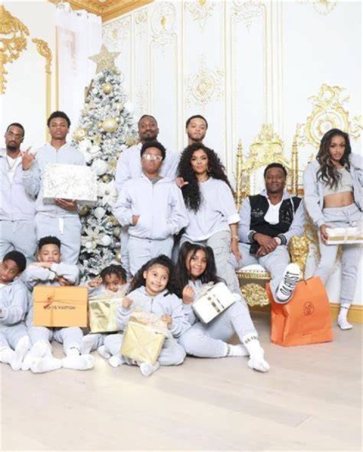 Yarahahidi and Family: A Comprehensive Look into Their Life, Achievements, and Impact