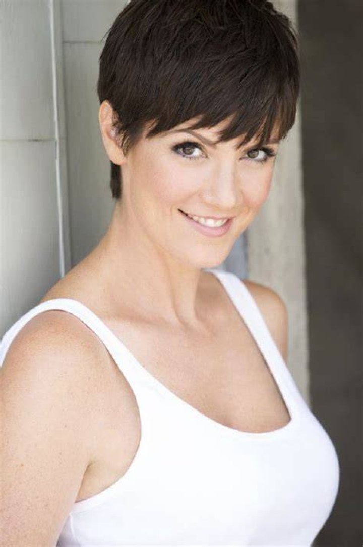 Zoe McLellan: Rising Star in the Entertainment Industry